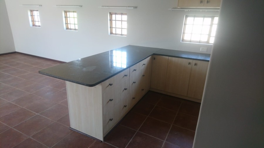 To Let 3 Bedroom Property for Rent in Hillside Free State